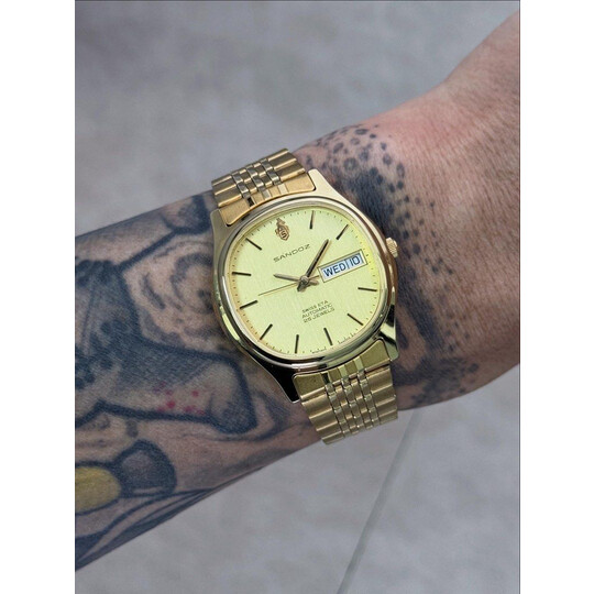 35x40mm • 1990s Sandoz Gold Tank ref.80775 cal.ETA2834 Automatic Swiss Watch